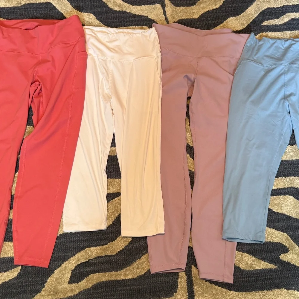Four-Pack Bundle of Hi-Waisted Tights. Varied Colors. Size XL - Picture 1 of 7